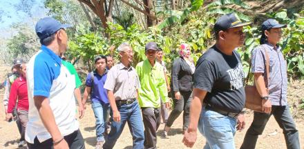 Tim Evaluator Soetran Award di Embung Banyu Lumut